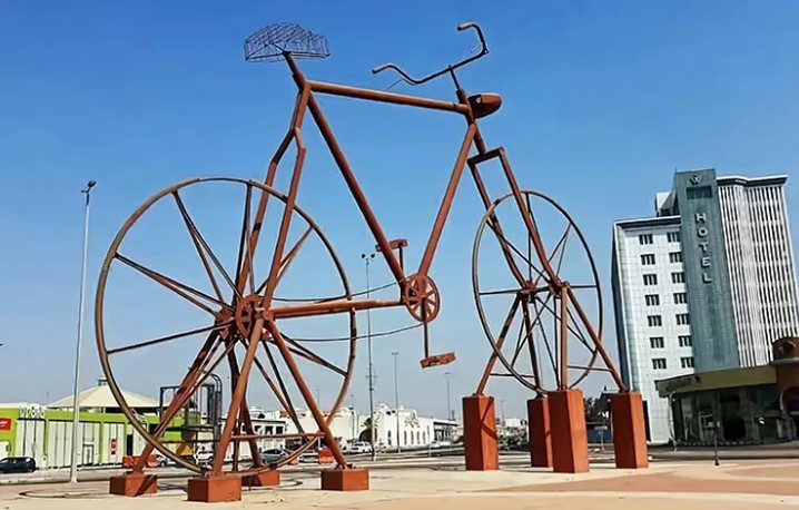 Monumen Sepeda Nabi Adam, sebagai simbol giatnya warga lokal bersepeda kala itu/Net