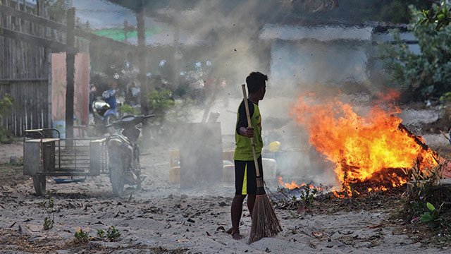 Asap pembakaran sampah warga memang menjadi salah satu penyumbang polusi udara/Net