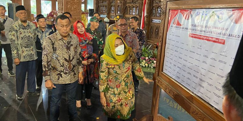 Menteri PPPA Bintang Puspayoga mengapresiasi deklarasi pesantren ramah anak di Ponorogo, Jawa Timur/Net