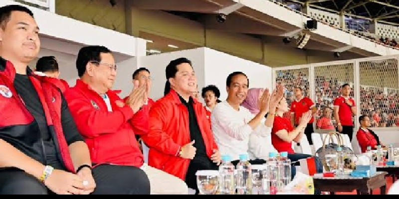 Presiden Jokowi menyaksikan pertandingan Timnas Garuda vs Argentina (19/6/23)/ MPI