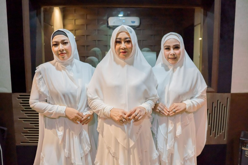 Ki-Ka: Shobibah Rohmah-Lisda Hendrajoni-Risti Yuni Lestari/ Ist.