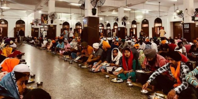 Warga Amritsar selalu mendapatkan hidangan hangat setiap hari, sehingga mereka tidak akan pernah kelaparan/Net