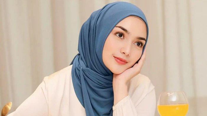 Sebagai perempuan muslimah, Citra Kirana berupaya memaafkan kesalahan sang suami/Net