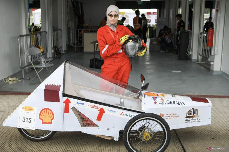 Tim GERNAS-E dari Qatar berikan yang terbaik dalam kompetisi Shell Eco-marathon Asia Pasifik dan Timur Tengah 2023 di Sirkuit Mandalika, Lombok, NTB/Antara