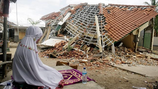 Bersabar dan bertawakallah, karena Allah selalu memberikan senyum di antara tangisan/Net