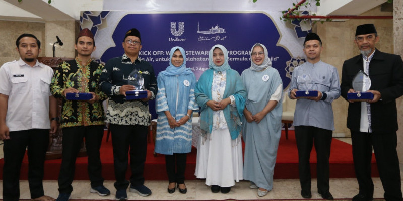 Para pembicara yang hadir dalam kick off Water Stewardship di Masjid Istiqlal Jakarta, beberapa hari lalu/Ist