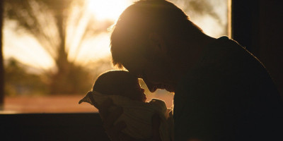 Kiat Parenting bagi Orang Tua Baru untuk Perkuat Bonding dengan Si Buah Hati 