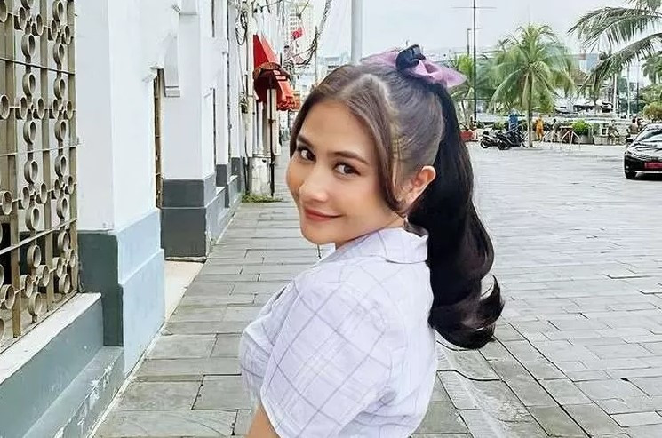 Mengajak seniman Rubik's cube muda Chintya Akemi Keirayuki, Prilly Latuconsina akan mengambil peran dalam kampanye Create 100 dari The Walt Disney/Net