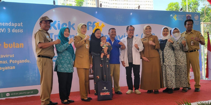 Kick off pencanangan Imunisasi Rotavirus di DKI Jakarta. Para pejabat dinkes dan orang tua beserta bayi mendapatkan edukasi tentang pentingnya mencegah dan mengatasi diare pada anak/Ist