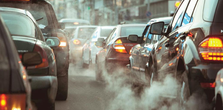 Asap knalpot kendaraan pribadi ikut menyumbang tingginya polusi udara di ibukota/Net