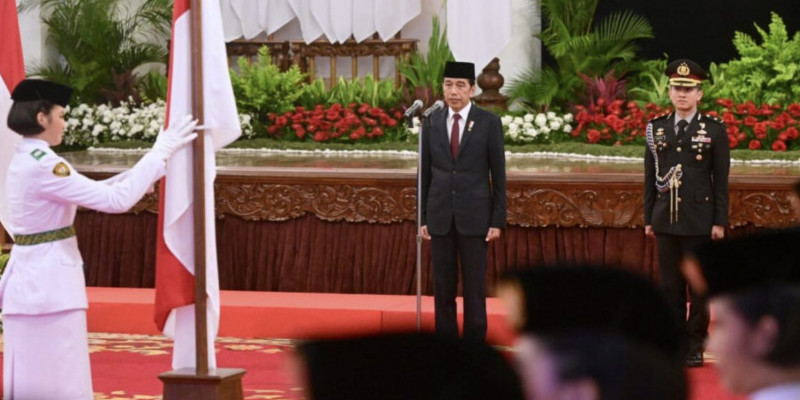 Presiden Joko Widodo melantik sebanyak 76 pelajar yang tergabung sebagai anggota Pasukan Pengibar Bendara Pusaka (Paskibraka) Tahun 2023 di Jakarta, Selasa kemarin (15/08)/Kominfo
