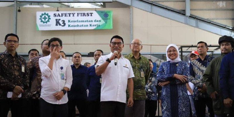 Kepala Staf Kepresidenan Moeldoko mengunjungi BBPVP Bekasi didampingi Menaker Ida Fauziyah (15/8/23)/ Dok. Kemnaker