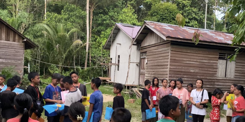 Kegiatan belajar di alam bebas di Sekolah Adat Arus Kualan/Dok.Sekolah Adat Arus Kualan