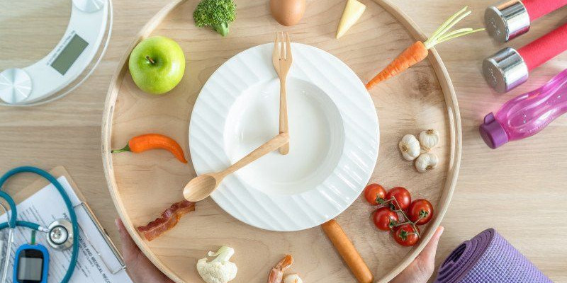 Intermittent fasting mengatur periode puasa dan periode makan setiap hari/Pixabay