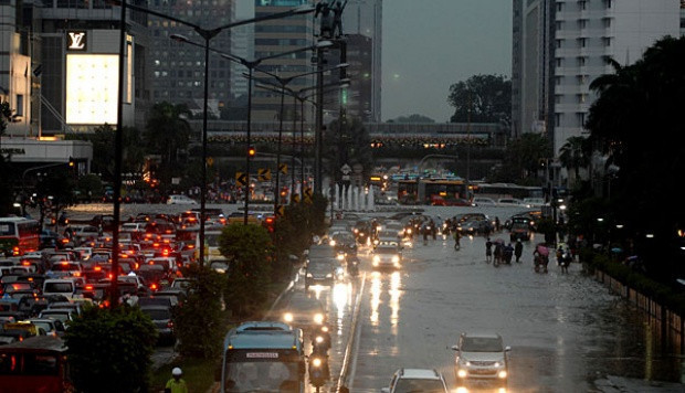Sudah lama hujan tidak mengguyur Jakarta. Karenanya, BNPB melakukan teknologi modifikasi cuaca untuk menurunkan hujan minimal 2 sampai 3 kali dalam seminggu, untuk mengusir polusi udara/Net