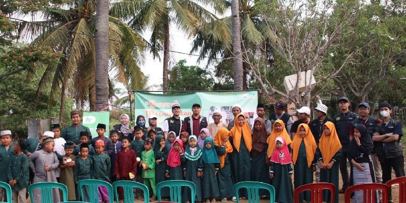 Peresmian proyek air bersih dihadiri pengurus RISKA, perwakilan Ponpes Fastabiqul Khoirots, dan santri (27/8/23)/Dok. RISKA