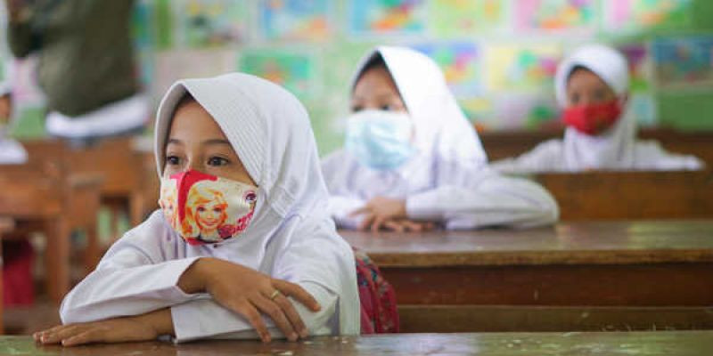 Anak sekolah diwajibkan kembali mengenakan masker di sekolah dan mengurangi aktivitas di luar ruangan untuk menghindari dampak kesehatan yang ditimbulkan akibat polusi udara yang sangat buruk/Net