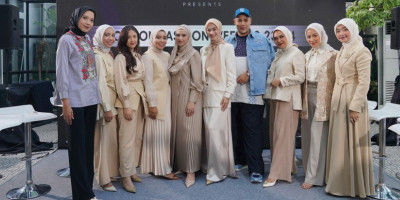 Tujuh Desainer Tanah Air Presentasikan Busana Muslim di London Fashion Week Spring Summer 2023/2024