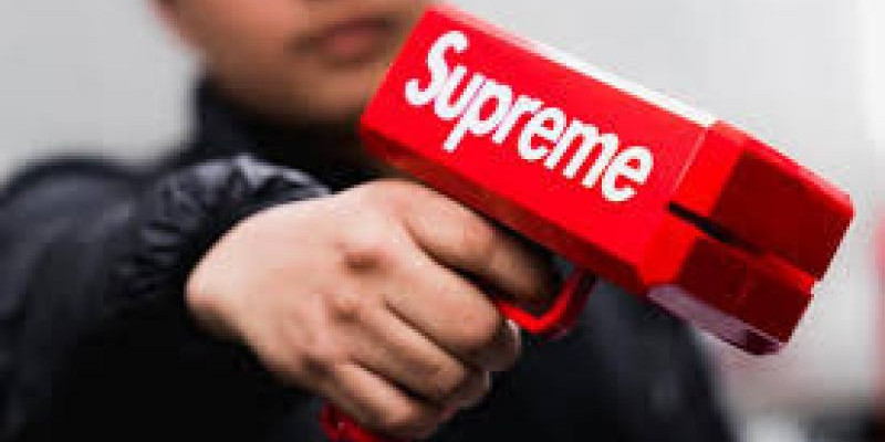 Logo brand Ternama Supreme dikabarkan merugi dua tahun belakangan/Net 