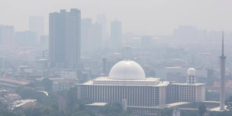 Ilustrasi Polusi Udara di Jakarta. Polda Metro Jaya bersama Dinas Lingkungan Hidup akan gelar penindakan tilang uji emisi kendaraan di wilayah Jakarta/Net