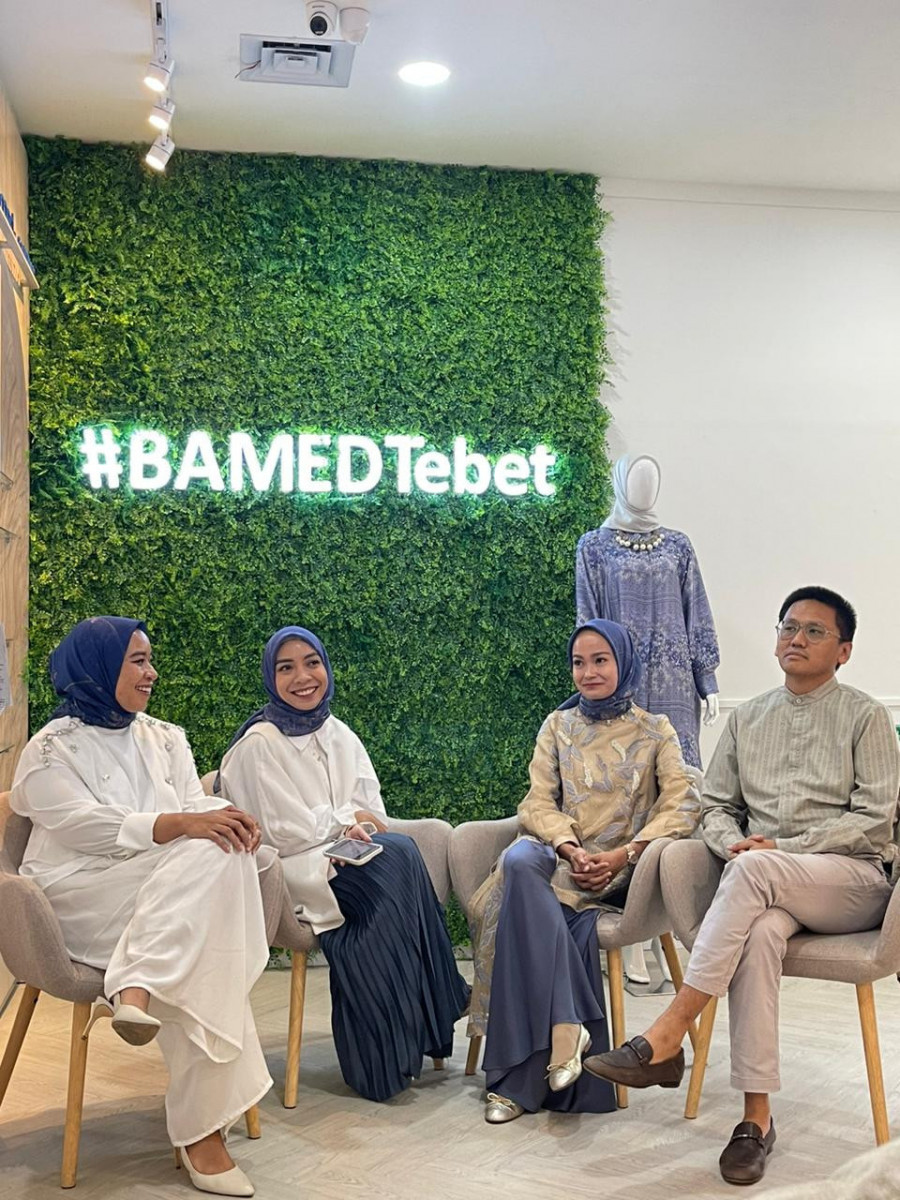 Founder Kami. bersama CEO dan founder BAMED saat melakukan konferensi pers #TripAlaKami. bersama BAMED di Tebet, Jakarta Selatan, Kamis (7/9)/Farah