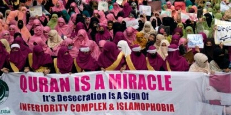 Protes Liga Perempuan Muslim Pakistan terhadap pembakaran Quran di Swedia/AP
