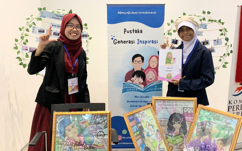 (Ki-Ka) Liani Jumiat Asri dan Salwa dari Pustaka Generasi Inspirasi dalam acara Festival Literasi Jakarta (8/9)/FARAH