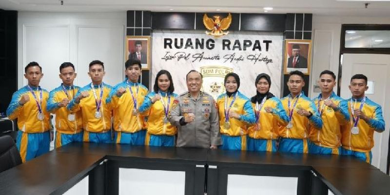 Kesepuluh karateka Polri yang mengikuti event Thailand Open Karate Championship 2023/Net