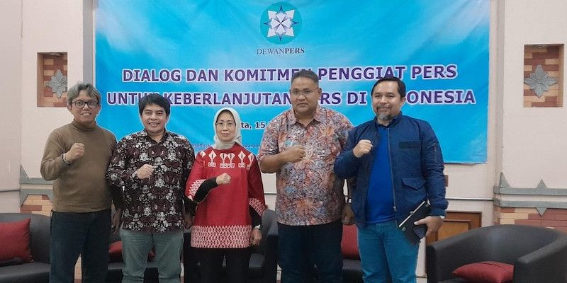 Dari kiri ke kanan: Anggota Dewan Pers Asmono Wikan, Ketua Forum Pimred Arifin Asydad, Ketua Dewan Pers Ninik Rahayu, Ketum JMSI Teguh Santosa, dan Ketum AMSI Wahyu Dhyatmika./Farah