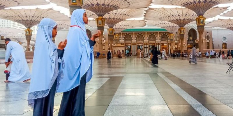 Pemerintah Arab Saudi membebaskan pakaian umroh untuk perempuan, asalkan memenuhi persyaratan yang telah ditetapkan/Net