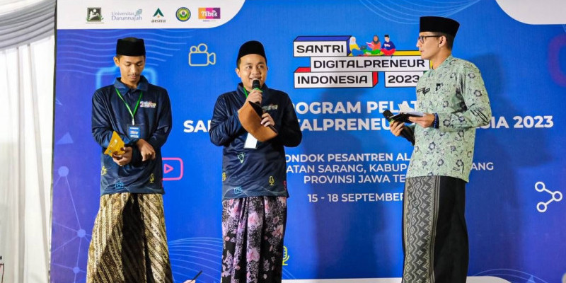 Peserta Santri Digitalpreneur Indonesia 2023 di Kabupaten Rembang untuk praktik mengiklankan produk ekonomi kreatif secara efisien, efektif, dan mampu menarik minat pembeli/NET