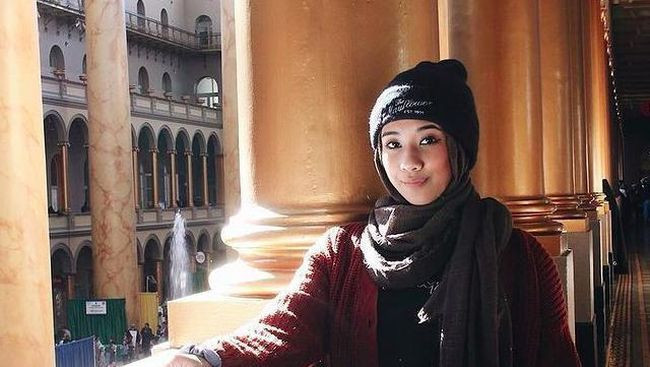 Alya Lawindo mengabdikan masa remajanya untuk menjadi guru mengaji dan melestarikan budaya Minang/Net