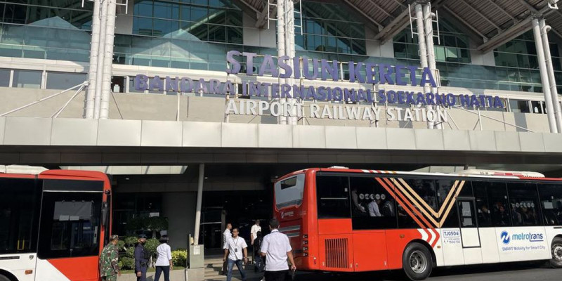 Layanan bus TransJakarta ke Bandara Soekarno Hatta akan dikenakan tarif sebesar Rp5.000/Net