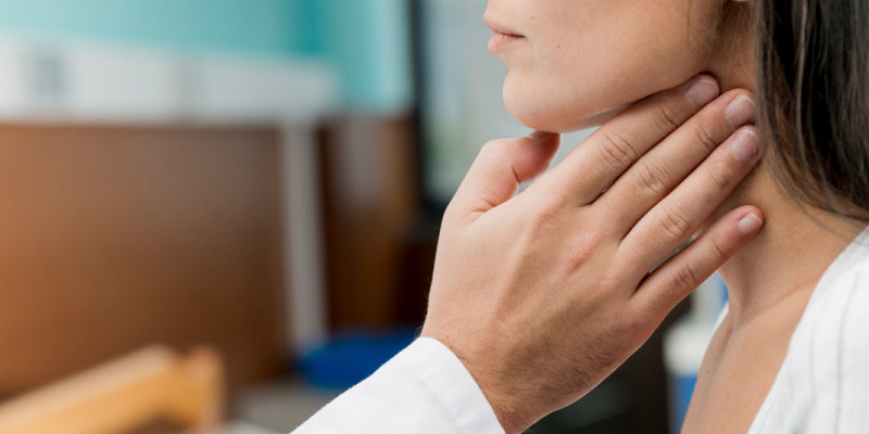 Segera lakukan pemeriksaan ke dokter apabila menemukan benjolan di leher atau area kelenjar getah bening lainnya/Net