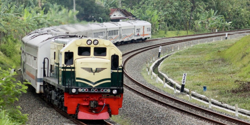 Ilustrasi Kereta Api Indonesia (PTKAI) persero /NET 