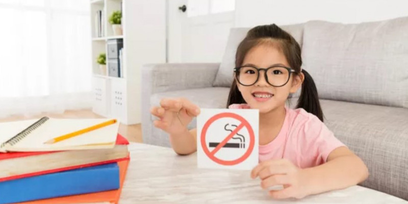 Ajarkan anak untuk mengatakan tidak pada rokok dan hindari mereka dari paparan asap rokok/Net