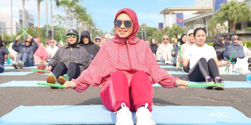 Linda Anggrea mengikuti pound fit/Foto-foto DOK Buttonscarves X LAICA