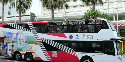 MONAS EXPLORER, Rute Bus Wisata Baru dari TransJakarta