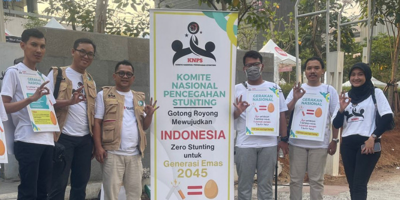 Kampanye patahkan satu batang rokok untuk satu butir telur oleh KNPS di momen car free day DKI Jakarta, Minggu (22/10)/Dok KNPS