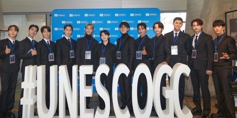 Grup K-pop SEVENTEEN ikut ambil bagian dalam Youth Forum UNESCO/Cosmopolitan