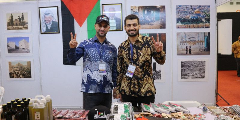 Samer dan Raed di Stan Palestina di Halal Fair-HIITS 2023/Dok. Halal Fair