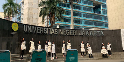 Mahasiswa Tata Busana Universitas Negeri Jakarta Hadirkan Beragam <i>Style</i> <i>&</i> <i>Look</i> untuk Tugas Akhir Produksi Busana, Salut!