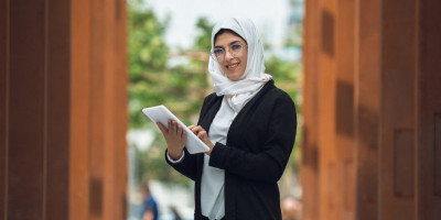 Perempuan Menjadi Guru, Bagaimana Pandangan Islam?