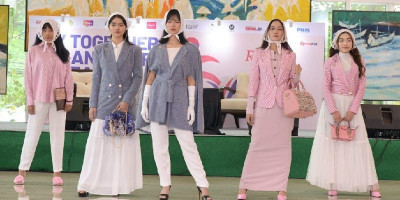 Mariline Indonesia Suguhkan Koleksi <i>Smart</i> <i>Casual</i> <i>in</i> <i>Feminine</i> <i>Look</i> di Panggung Fesyen 