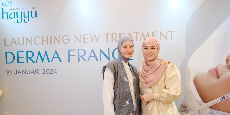 (Ki-Ka) Zaskia Adya Mecca dan dr. Ratna Yuliarviana di Hayyu Clinic Tangerang (10/1)/Hayyu