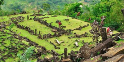 Hasil Penelitian Arkeolog: Ada Kemungkinan Gunung Padang Merupakan Piramida Tertua di Dunia