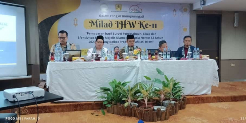 Para pembicara di Milad ke-11 Indonesia Halal Watch di Hotel Sofyan, Jalan Cut Meutia, Jakarta Selatan, Selasa (23/1/2024)/Foto-Foto Farah.id
