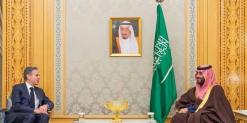 Antony Blinken menemui Pangeran Mohammed bin Salman di Riyadh, Saudi Arabia (5/2)/Reuters