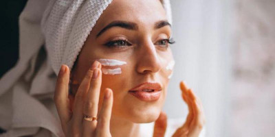 Masih Bingung Pilih <i>Sunscreen</i> yang Cocok untuk Kulitmu? Yuk Kenali Lebih Lanjut Perbedaan 2 Jenis <i>Sunscreen</i> Ini