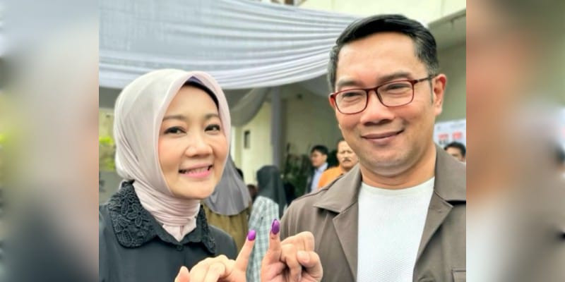 Ridwan Kamil & Atalia Praratya usai mencoblos (14/2)/Instagram @ataliapr